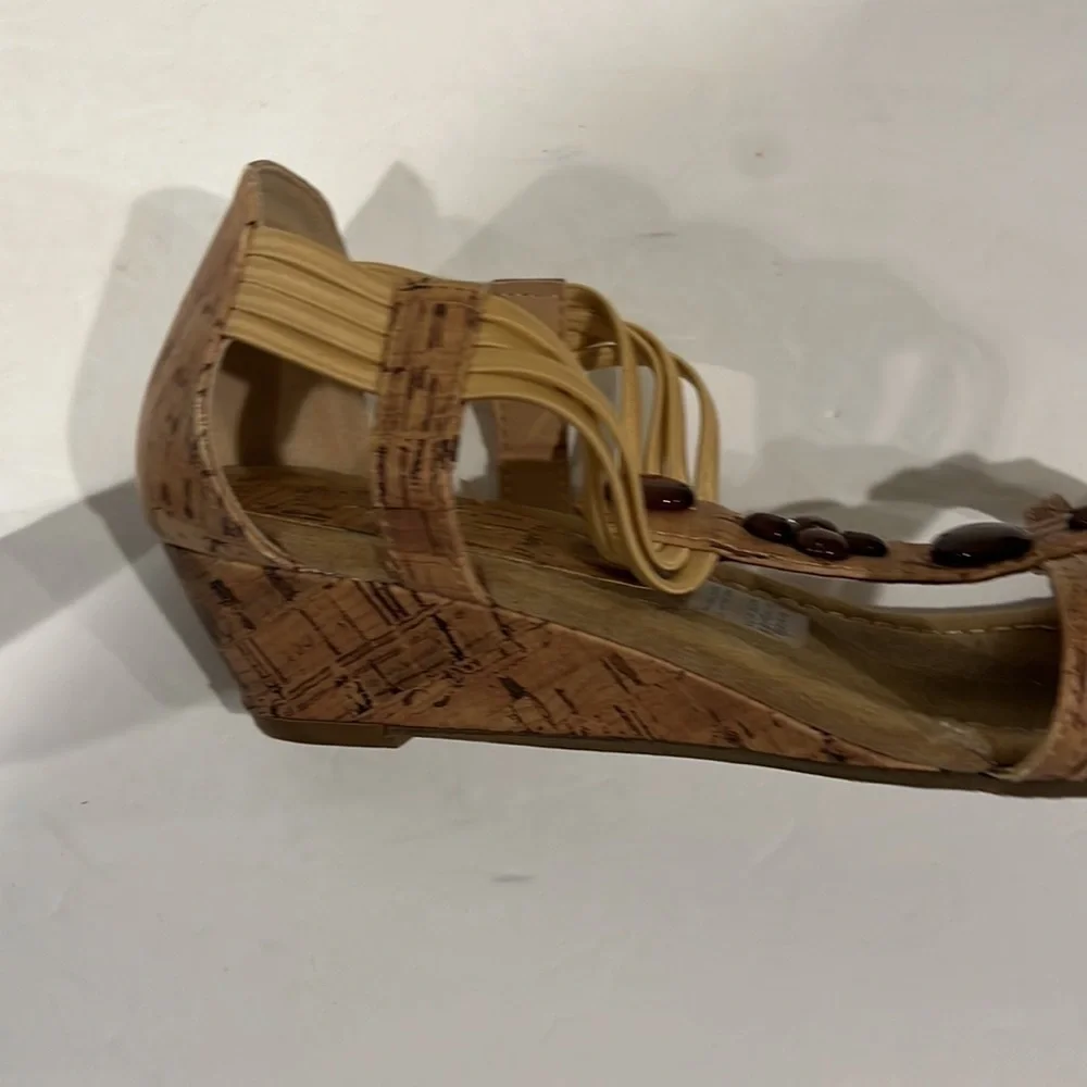 EAST 5th size 9 about 2 inch wedge sandals with embellishment and elastic - Picture 7 of 12